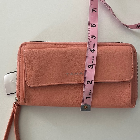 Tahari Coral Pink Leather Wristlet Clutch Wallet BN new - Picture 9 of 9